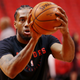 Illustration for article titled Report: The Clippers Remain The Most Desperate Suitor In The Kawhi Leonard Sweepstakes
